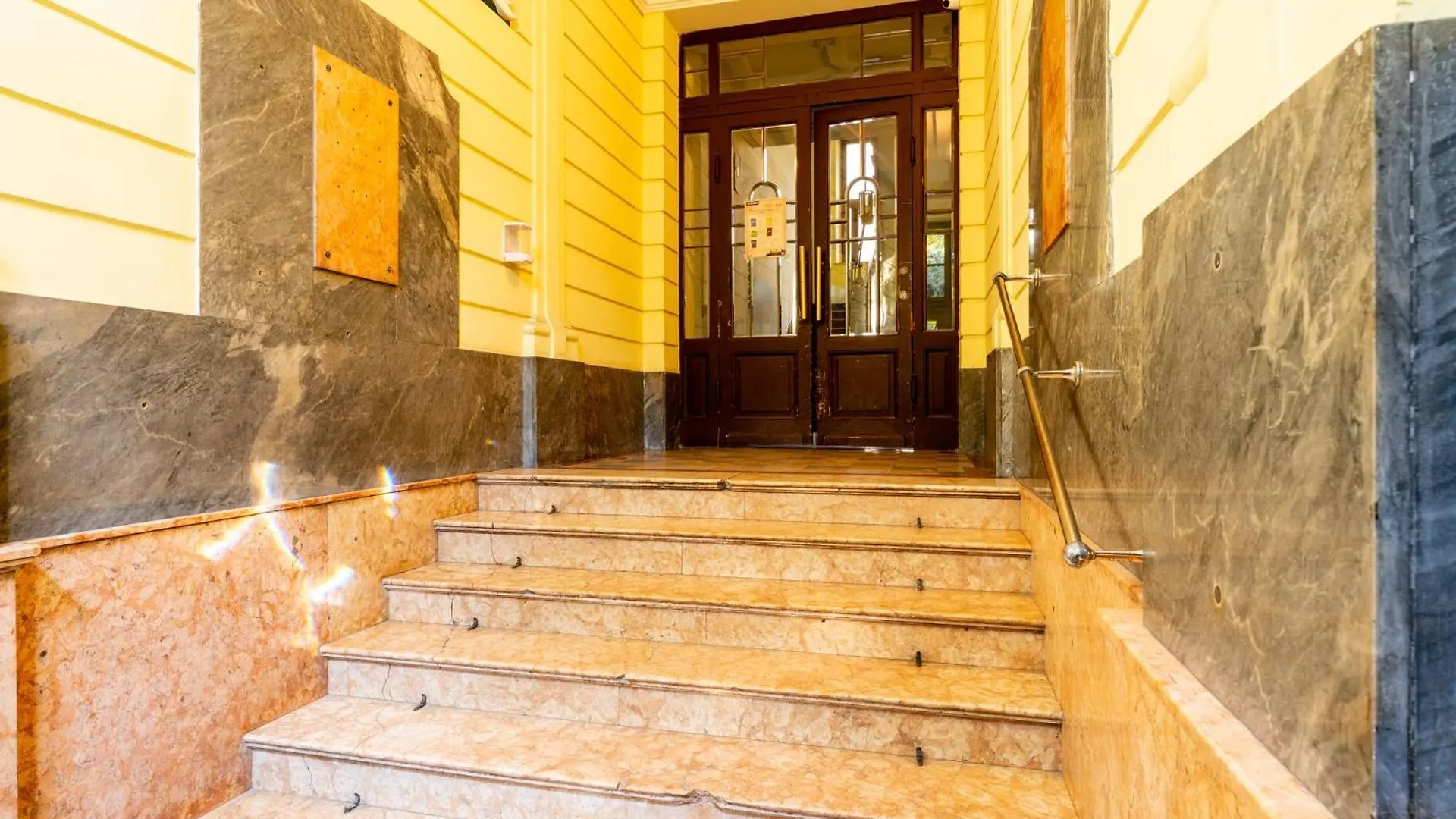 Park Strzelecki Spacious Apartment Krakow