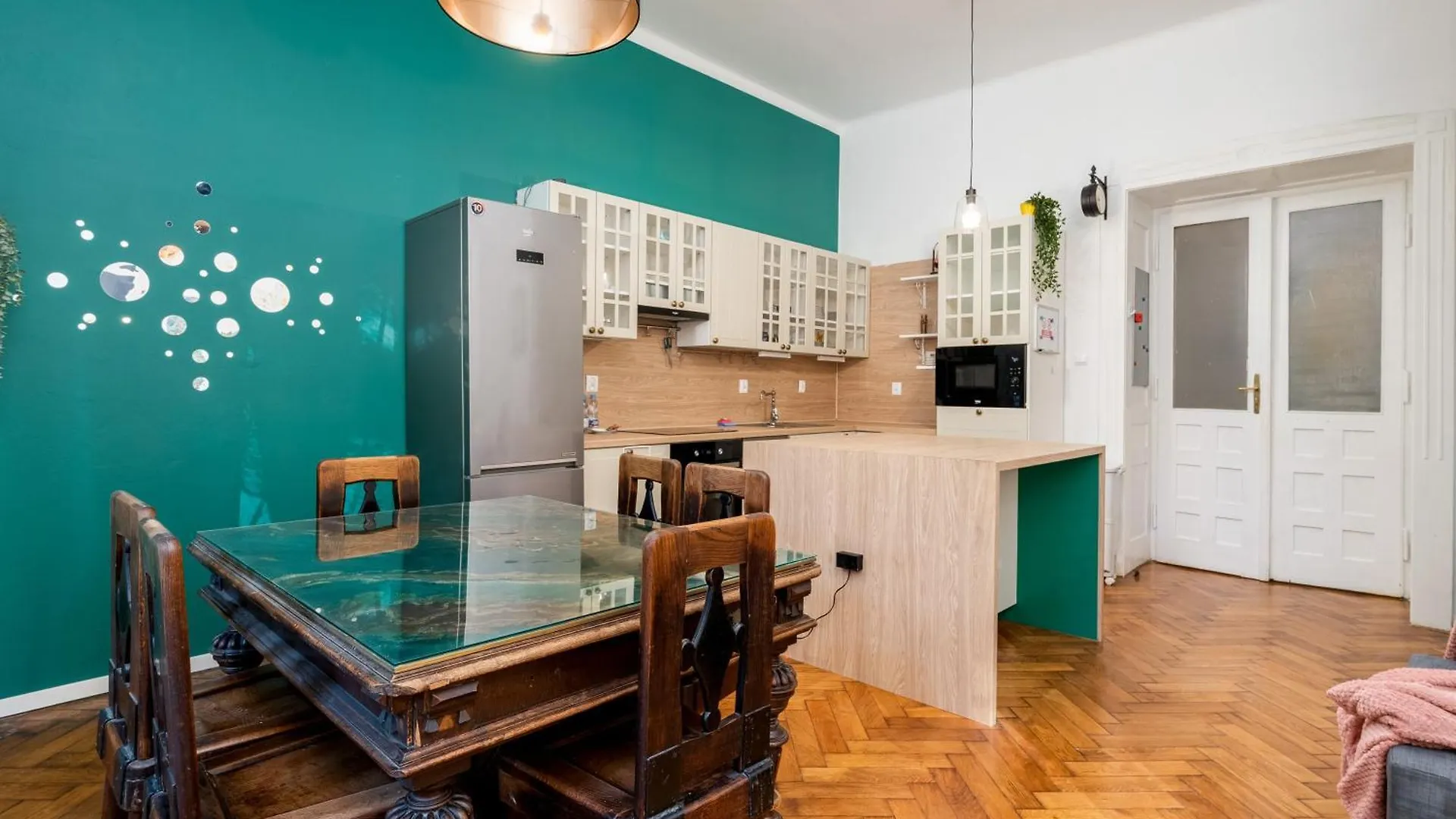 Park Strzelecki Spacious Apartment Krakow Poland